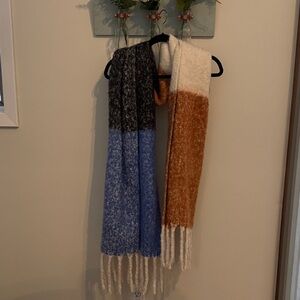 CALIA by Carrie Underwood Blue and Brown Knit Scarf